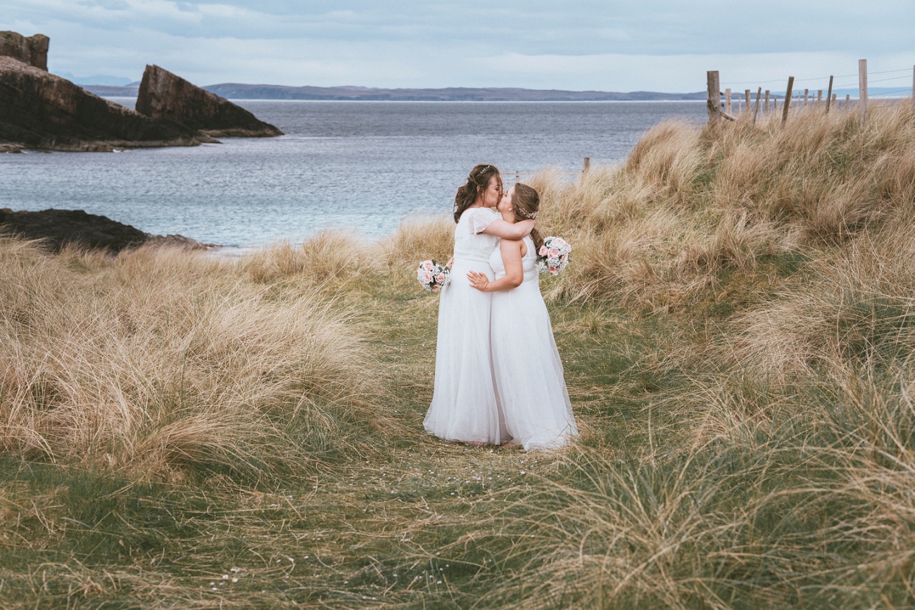 elopement wedding photography scotland clachtoll beach lochinver assynt scottish highlands 0044