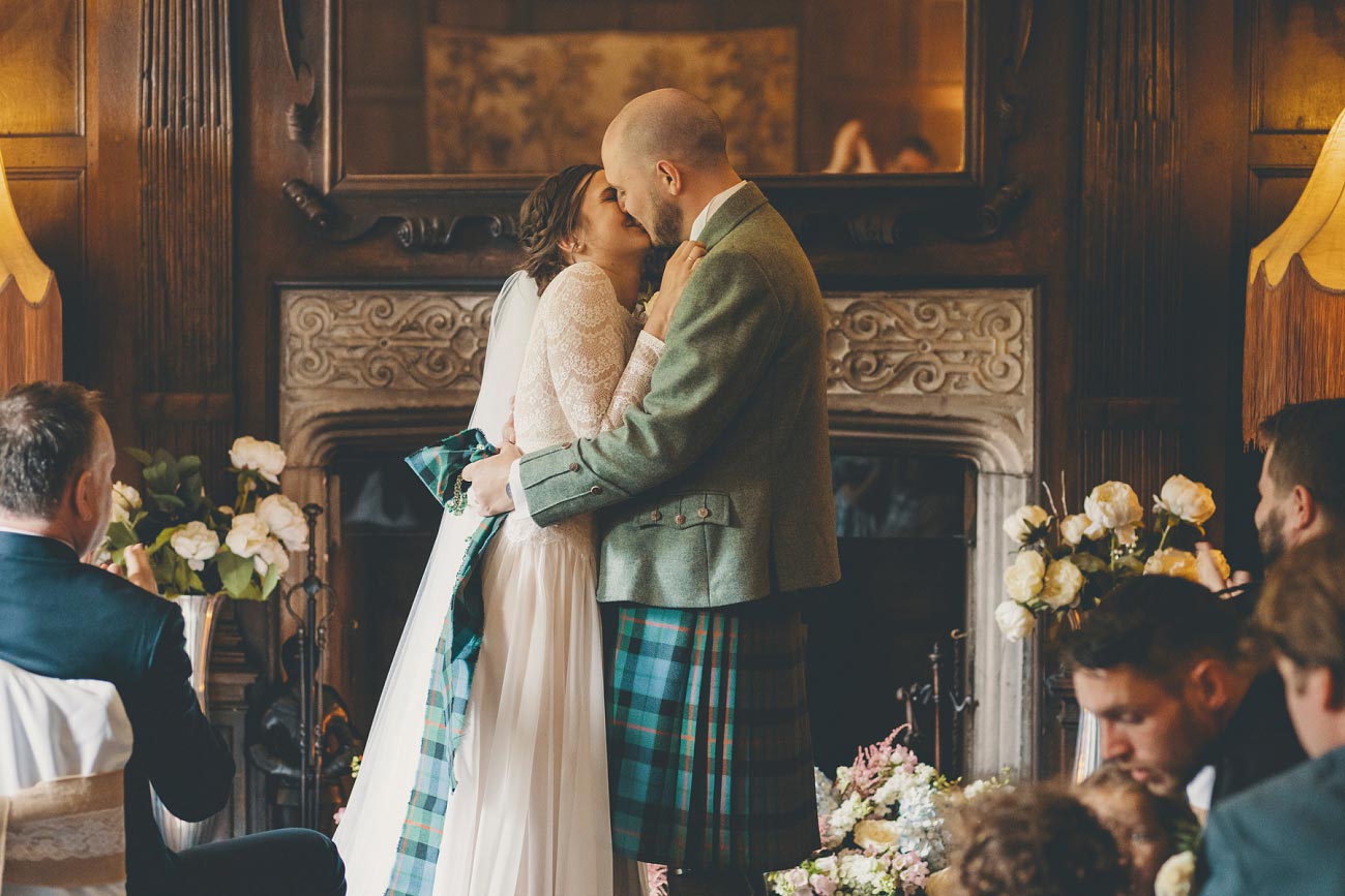 wedding photography scotland roman camp hotel callander trossachs ce 0032