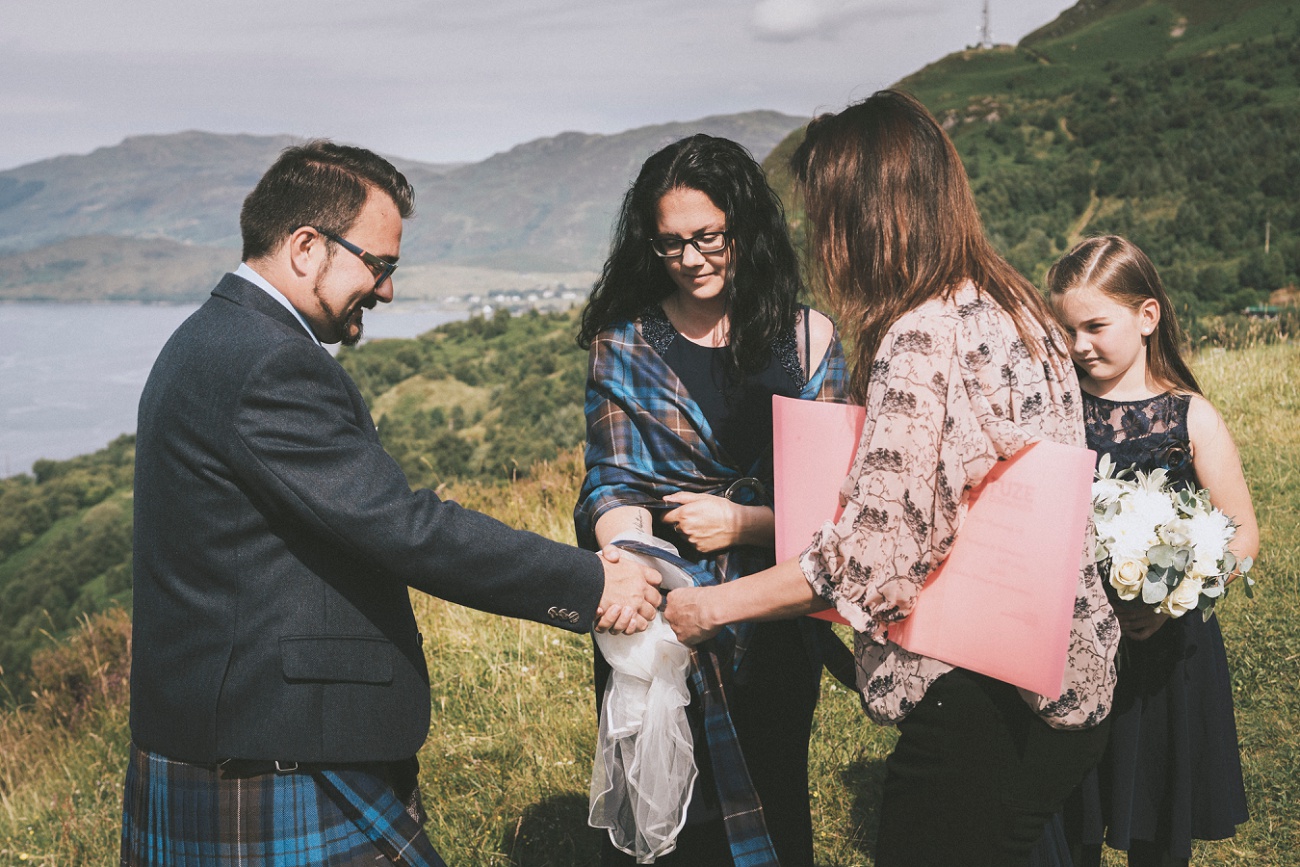 micro wedding highlands of scotland dornie photographer 0017