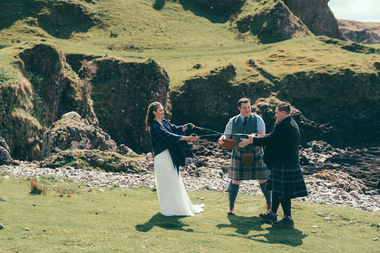 isle of kerrera elopement wedding scotland oban handfast ceremony 0035