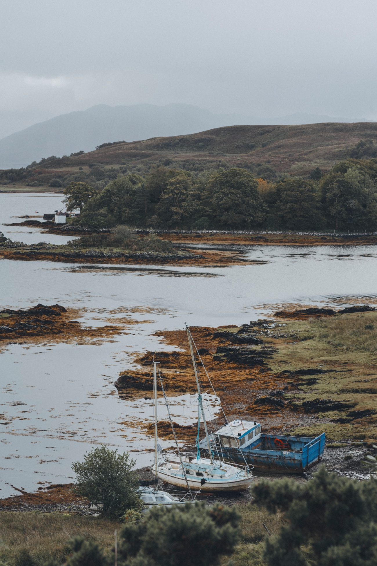 rainy Isle of skye elopement beach wedding 0001