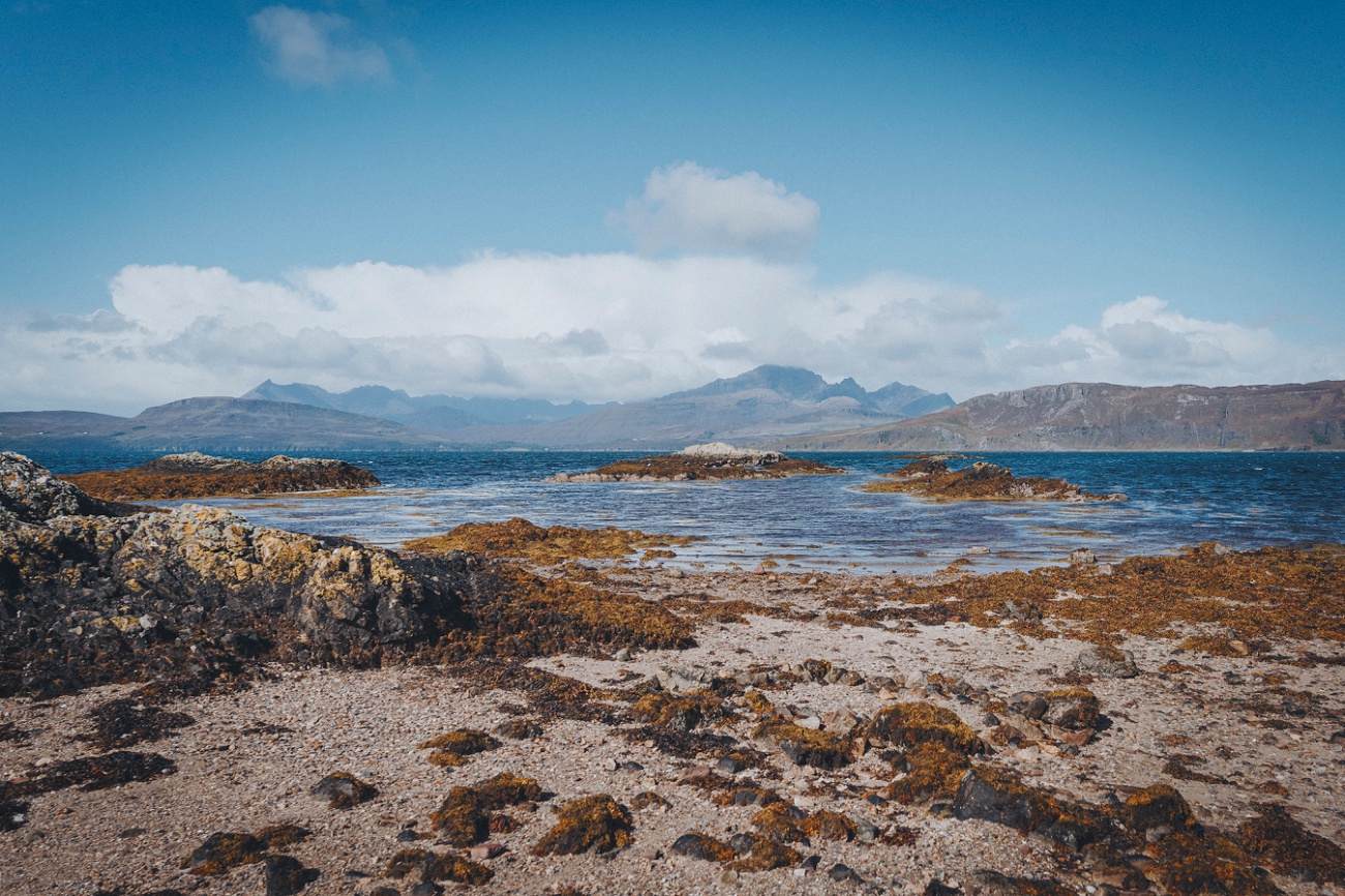 rainy Isle of skye elopement beach wedding 0020