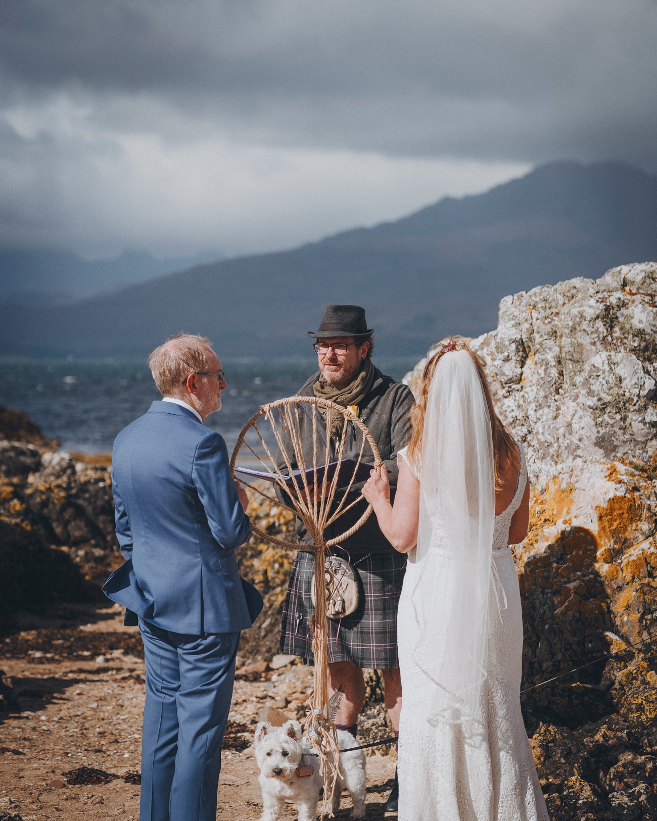 rainy Isle of skye elopement beach wedding 0032