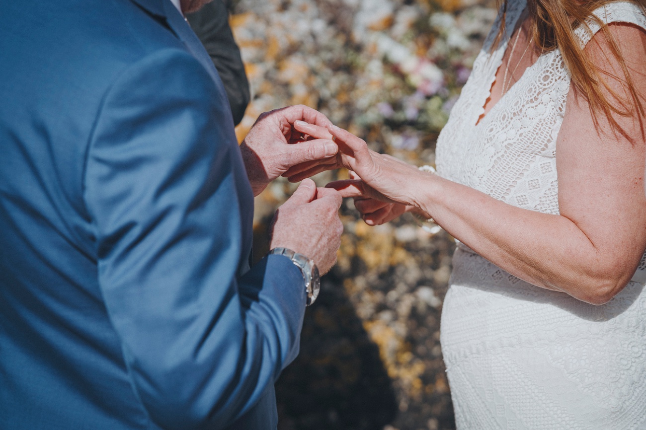rainy Isle of skye elopement beach wedding 0033
