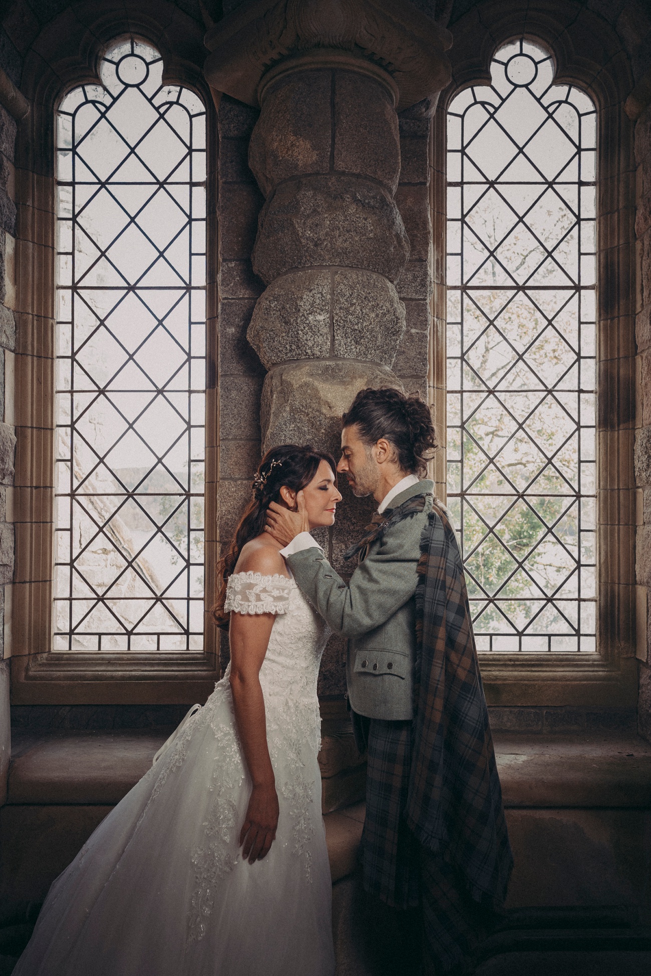 kilchurn castle wedding mc 0004 kilchurn castle wedding mc 0004