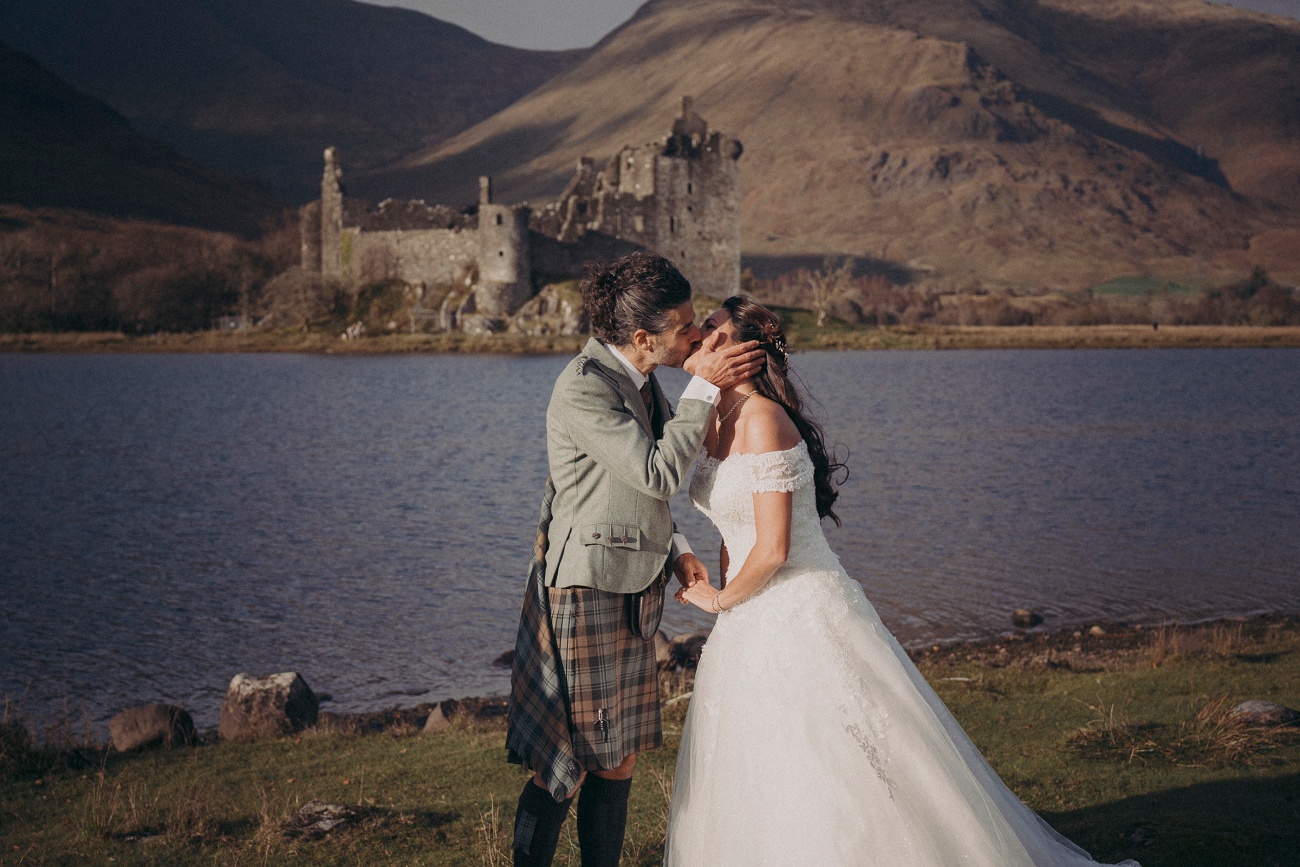 kilchurn castle wedding mc 0016 kilchurn castle wedding mc 0016