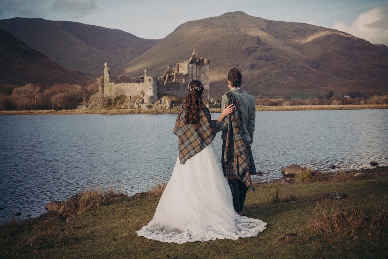 kilchurn castle wedding mc 0022 kilchurn castle wedding mc 0022