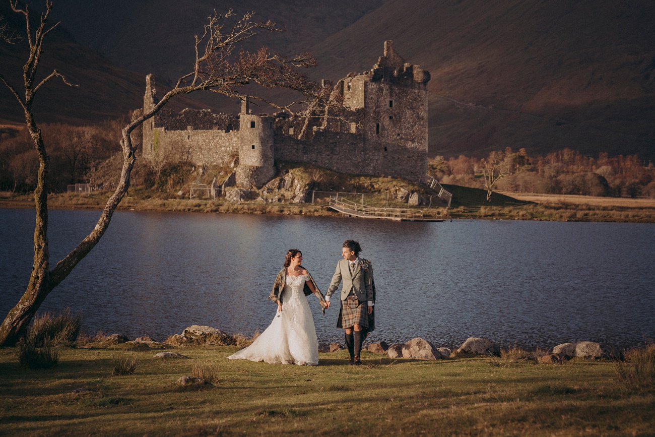 kilchurn castle wedding mc 0024 kilchurn castle wedding mc 0024