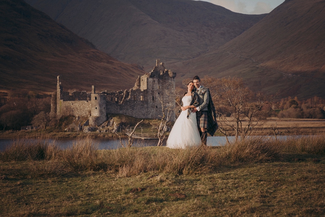 kilchurn castle wedding mc 0026 kilchurn castle wedding mc 0026