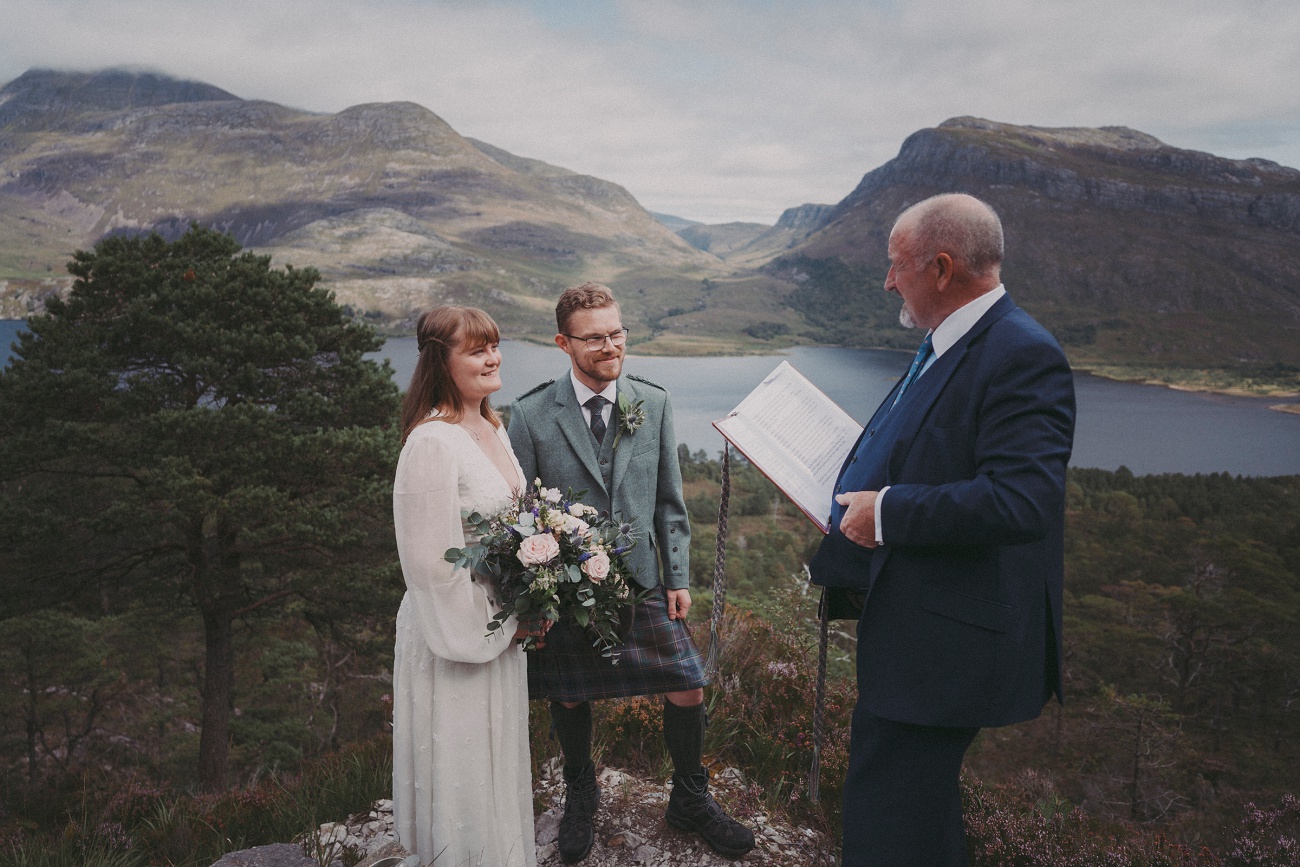 loch maree elopement wedding lp 0030 loch maree elopement wedding celtic handfasting lp 0030