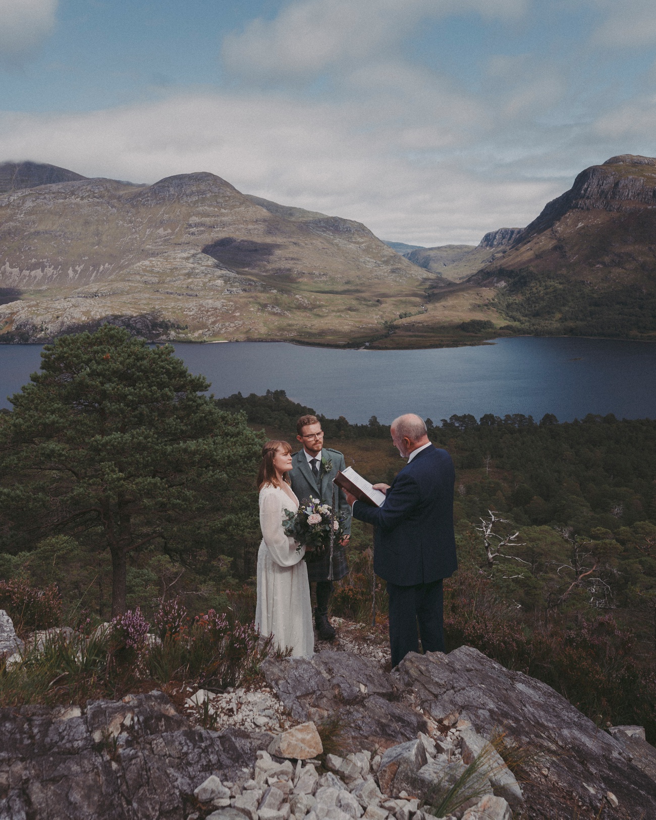loch maree elopement wedding lp 0033 loch maree elopement wedding celtic handfasting lp 0033