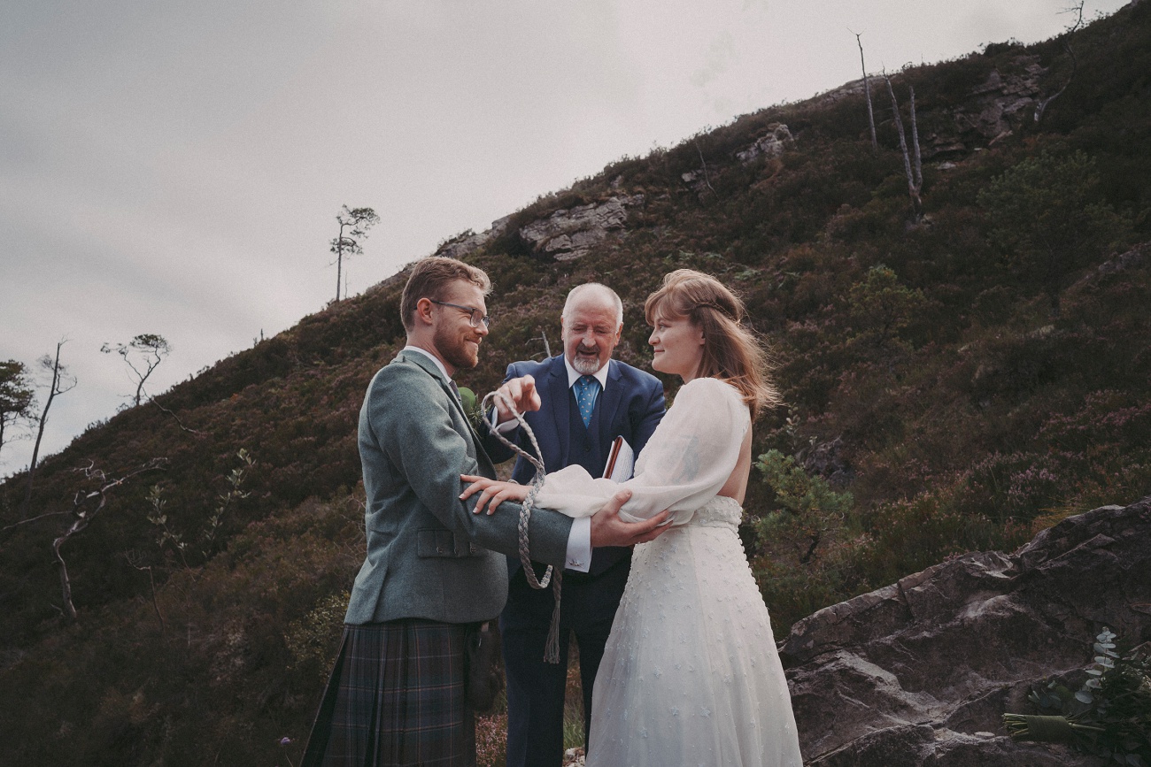loch maree elopement wedding lp 0035 loch maree elopement wedding celtic handfasting lp 0035